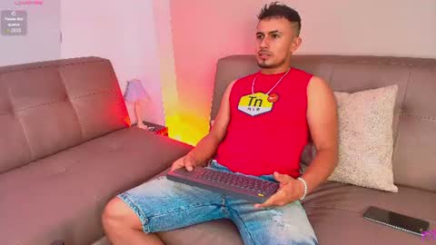 Snapshot of valentinos_ chatting on July 2, 9:10 pm Valentinos online show from July 2, 9:10 pm