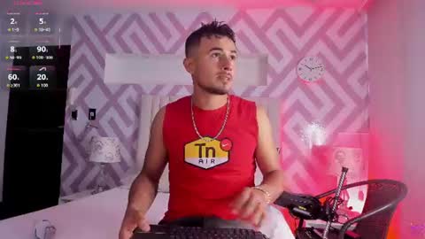 Snapshot of valentinos_ chatting on July 3, 9:32 pm Valentinos online show from July 3, 9:32 pm
