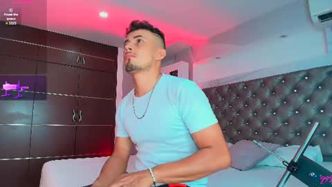 Snapshot of valentinos_ chatting on July 23, 9:46 pm Valentinos online show from July 23, 9:46 pm