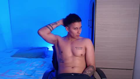 Snapshot of valentinosex_1 chatting on November 20, 8:08 pm VALENTINO online show from November 20, 8:08 pm