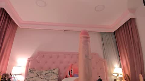 Vale Toro  online show from September 19, 11:55 am