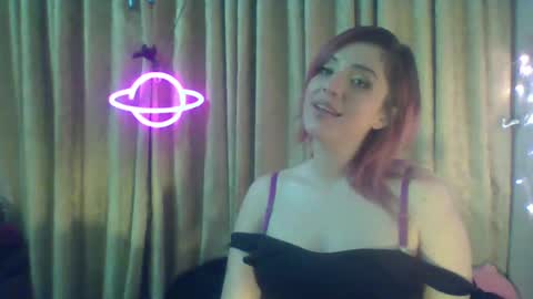 Snapshot of valeri_cove chatting on December 19, 9:18 am Valeri Cove online show from December 19, 9:18 am