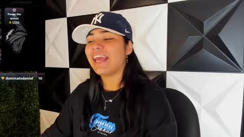 Snapshot of valeri_harpers4 chatting on October 25, 1:13 am valeri_harpers4 online show from October 25, 1:13 am