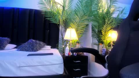 valeri_tafur online show from September 29, 11:09 pm