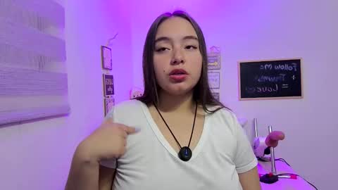 valeria online show from May 17, 5:05 am