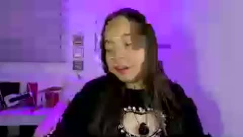 Snapshot of valeria_cherry chatting on July 2, 2:00 am valeria online show from July 2, 2:00 am