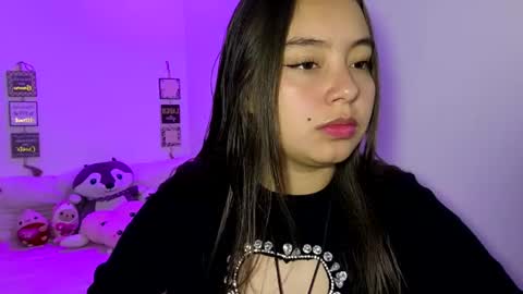 Snapshot of valeria_cherry chatting on July 17, 3:35 am valeria online show from July 17, 3:35 am