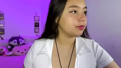 Snapshot of valeria_cherry chatting on August 4, 5:10 am valeria online show from August 4, 5:10 am