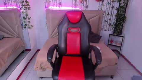 Snapshot of valeria_dark_ chatting on May 14, 8:04 pm valeria online show from May 14, 8:04 pm