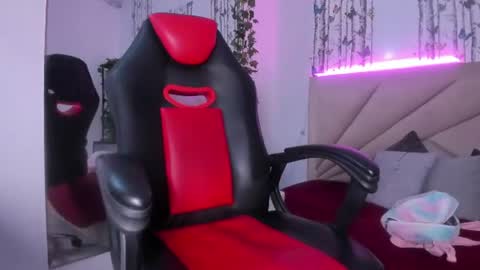 Snapshot of valeria_dark_ chatting on July 25, 7:33 pm valeria online show from July 25, 7:33 pm