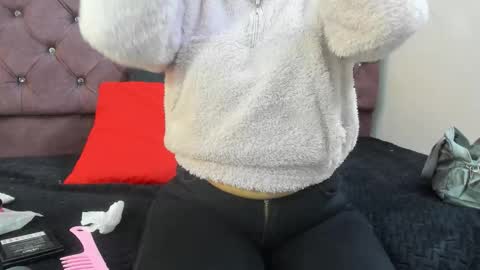 Snapshot of valeria_fiery chatting on November 6, 3:02 pm VALERIA online show from November 6, 3:02 pm