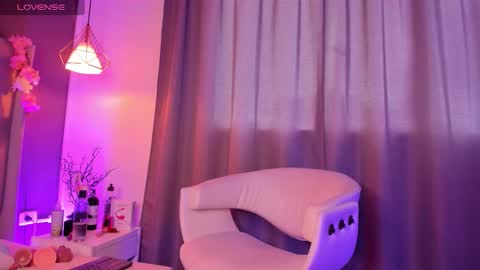 Snapshot of valeria_rouse28 chatting on November 15, 5:53 pm valeria_rouse28 online show from November 15, 5:53 pm