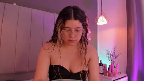 Snapshot of valeria_rouse28 chatting on November 30, 6:12 pm valeria_rouse28 online show from November 30, 6:12 pm