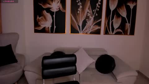 Snapshot of valeriaroldanx chatting on June 21, 4:53 pm Valeria online show from June 21, 4:53 pm