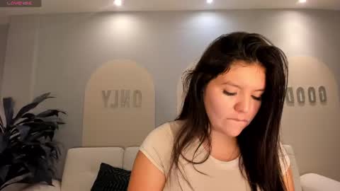 Snapshot of valeriaroldanx chatting on June 22, 11:40 am Valeria online show from June 22, 11:40 am