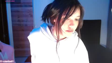 Snapshot of valeribell1 chatting on December 28, 4:41 am Valeri online show from December 28, 4:41 am