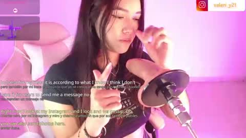 Snapshot of valeribell1 chatting on June 22, 3:25 am Valeri online show from June 22, 3:25 am