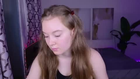 Snapshot of valericherry chatting on June 20, 7:11 am ValeriCherry online show from June 20, 7:11 am