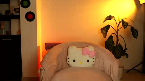 valerie07 online show from May 13, 5:05 am