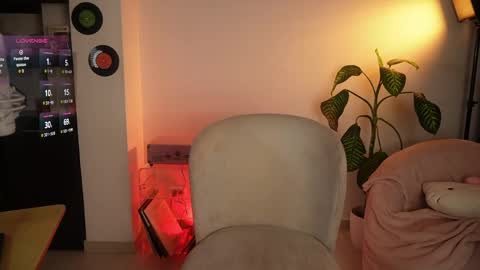 valerie07 online show from May 22, 3:35 am