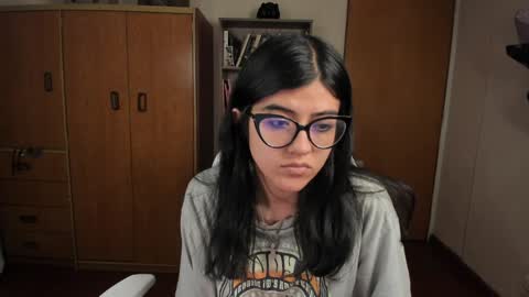 Snapshot of valerie__sky chatting on January 17, 3:55 am Val online show from January 17, 3:55 am