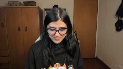 Snapshot of valerie__sky chatting on January 28, 4:29 am Val online show from January 28, 4:29 am