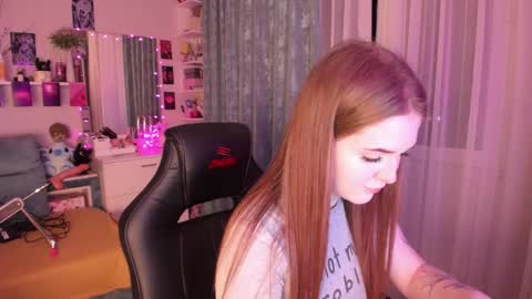 Snapshot of valerie_cutee chatting on October 8, 5:32 pm Lera online show from October 8, 5:32 pm