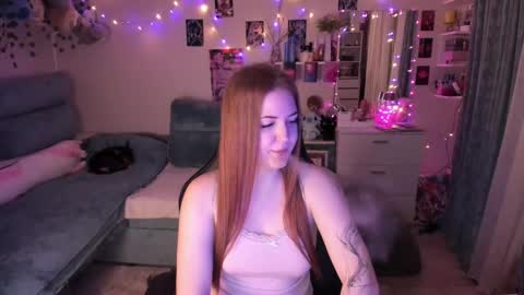 Snapshot of valerie_cutee chatting on October 13, 4:51 pm Lera online show from October 13, 4:51 pm