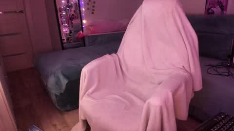 Snapshot of valerie_cutee chatting on October 22, 6:29 pm Lera online show from October 22, 6:29 pm