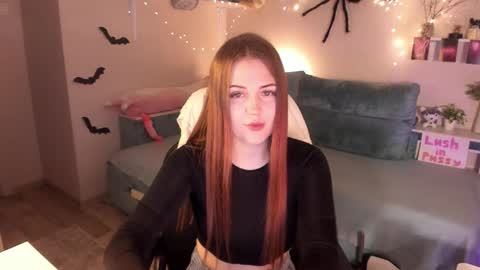 Snapshot of valerie_cutee chatting on October 29, 7:48 pm Lera online show from October 29, 7:48 pm