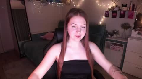 Snapshot of valerie_cutee chatting on November 22, 7:24 pm Lera online show from November 22, 7:24 pm