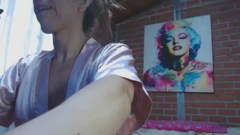 valerie_rousse online show from December 22, 8:03 pm