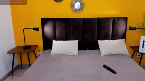 Snapshot of valeriekingg chatting on November 30, 1:31 am Hot Valerie online show from November 30, 1:31 am