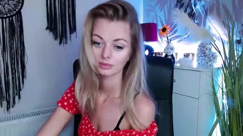 Valerie  online show from February 10, 11:57 am