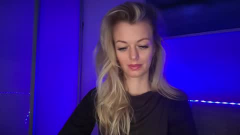 Valerie  online show from April 28, 1:27 pm