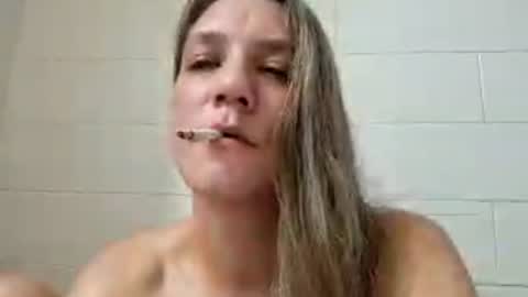 Snapshot of valerierayne13 chatting on July 7, 7:23 am ValerieRayne online show from July 7, 7:23 am