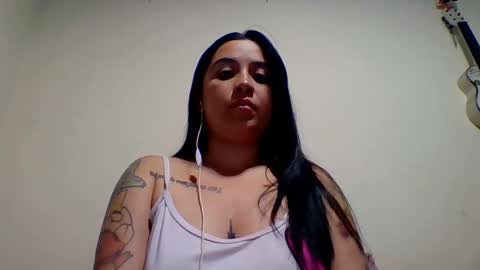 Snapshot of valeriesaenz1 chatting on February 23, 3:35 am online show from February 23, 3:35 am
