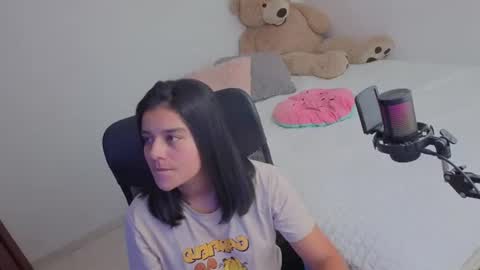 valerihouse_ online show from June 12, 1:26 am