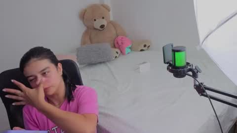valerihouse_ online show from August 4, 1:42 am