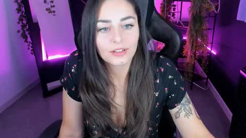 Snapshot of valeriiemills chatting on October 9, 11:58 pm Valerie online show from October 9, 11:58 pm