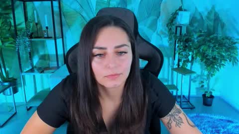 Valerie online show from December 18, 2:56 pm