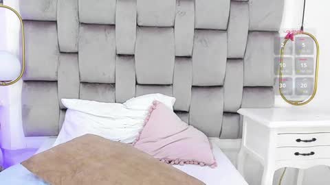 Snapshot of valerith_vega chatting on January 3, 2:40 pm online show from January 3, 2:40 pm