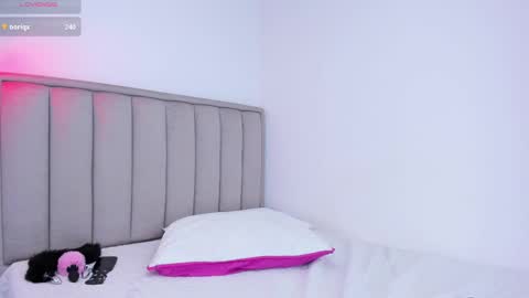 Cris  online show from February 19, 3:16 pm