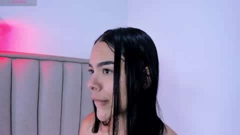 Snapshot of valery__nova chatting on July 28, 3:21 pm Cris online show from July 28, 3:21 pm