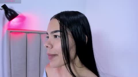Snapshot of valery__nova chatting on August 1, 3:33 pm Cris online show from August 1, 3:33 pm