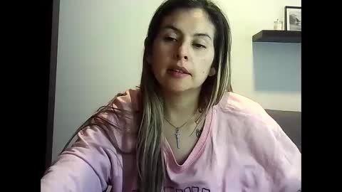 Snapshot of valery__rouse_ chatting on April 23, 1:13 pm Valery online show from April 23, 1:13 pm