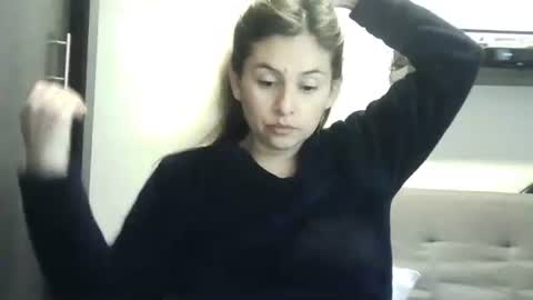 Snapshot of valery__rouse_ chatting on May 3, 8:59 pm Valery online show from May 3, 8:59 pm
