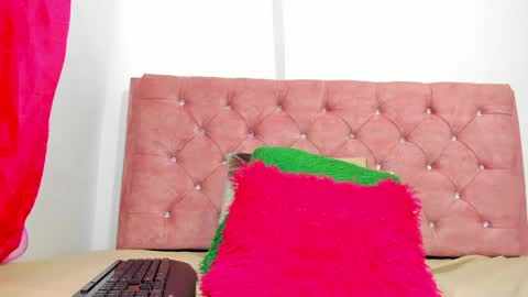 Snapshot of valery_adams13 chatting on May 9, 10:42 am valery_adams13 online show from May 9, 10:42 am