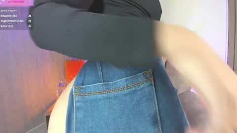 Snapshot of valery_evaans chatting on September 13, 4:01 am Valery Evans online show from September 13, 4:01 am