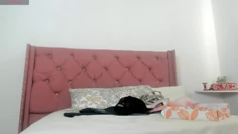 Snapshot of valery_hot692 chatting on May 19, 7:20 pm valery_hot692 online show from May 19, 7:20 pm